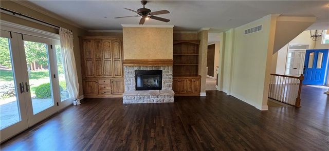 15054 Cedar Street, Leawood, KS 66224