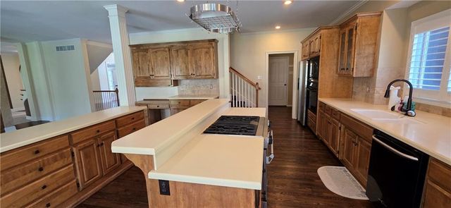 15054 Cedar Street, Leawood, KS 66224