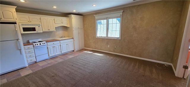 15054 Cedar Street, Leawood, KS 66224