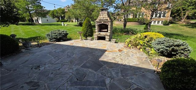 15054 Cedar Street, Leawood, KS 66224