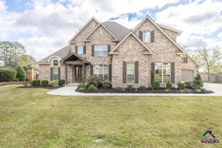 300 Southern Woods Trail, Kathleen, GA 31047