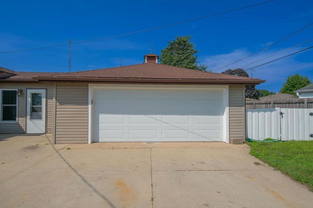 1624 36th STREET, Kenosha, WI 53140