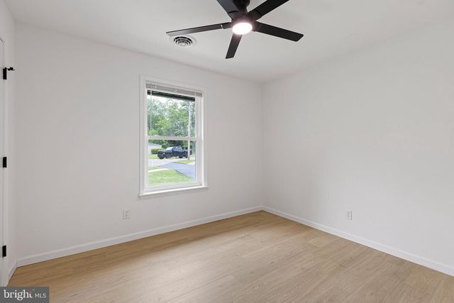 16 KORDA DR, Newark, DE 19713