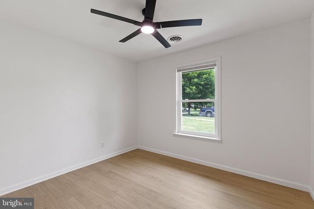 16 KORDA DR, Newark, DE 19713