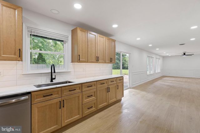 16 KORDA DR, Newark, DE 19713