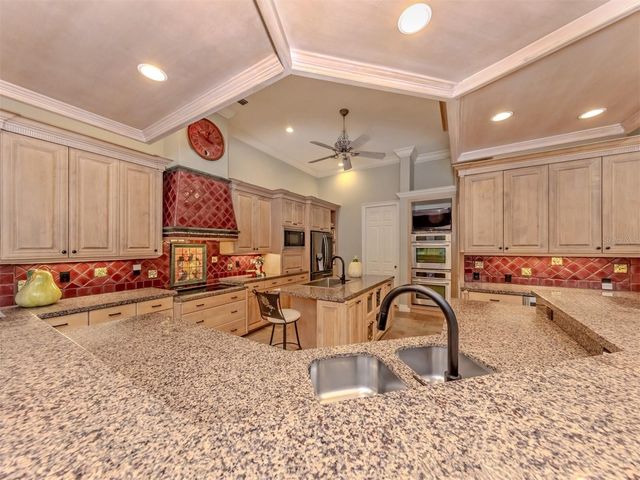 302 STONE BRIAR CREEK DRIVE, Venice, FL 34292