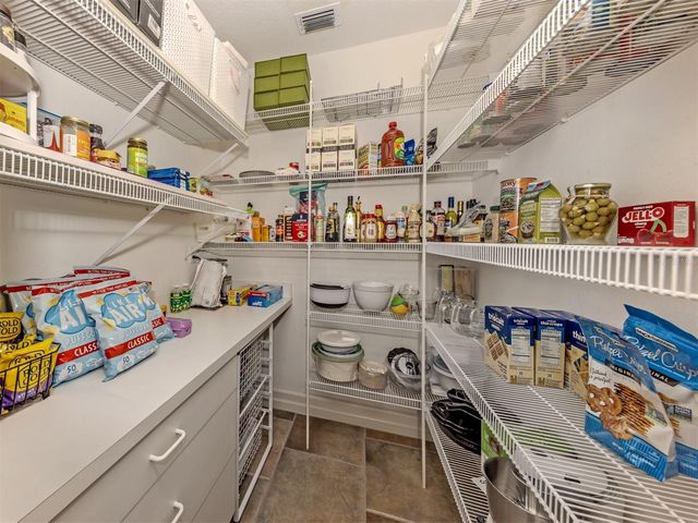 302 STONE BRIAR CREEK DRIVE, Venice, FL 34292