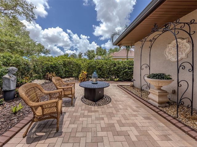 302 STONE BRIAR CREEK DRIVE, Venice, FL 34292