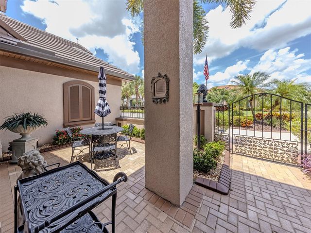 302 STONE BRIAR CREEK DRIVE, Venice, FL 34292