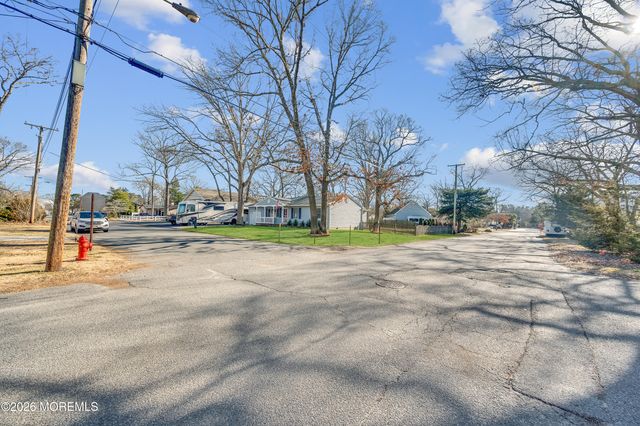 301 Chestnut Drive, Lanoka Harbor, NJ 08734