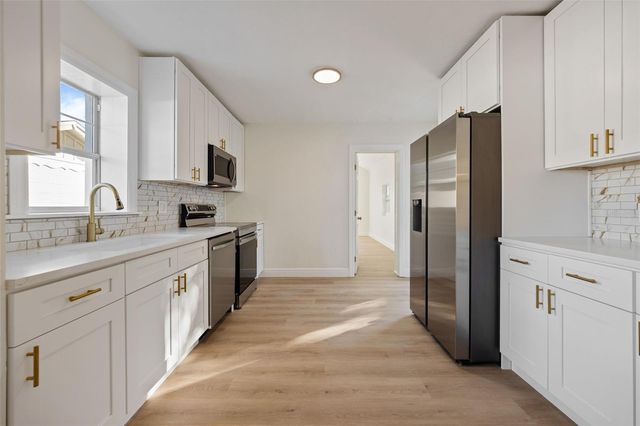 3821 6TH AVENUE N, St Petersburg, FL 33713