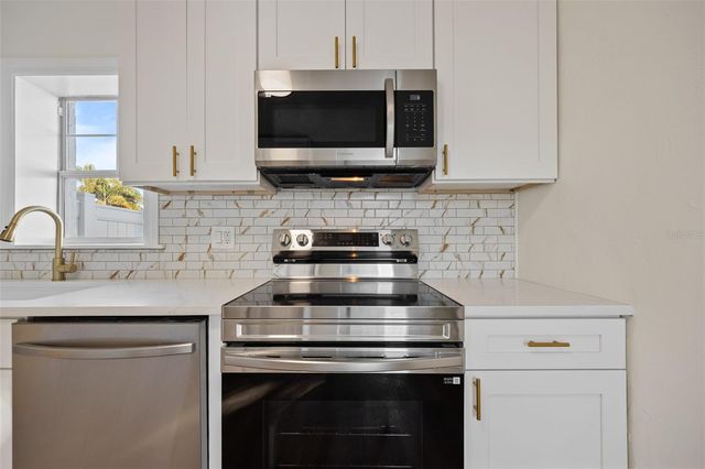 3821 6TH AVENUE N, St Petersburg, FL 33713