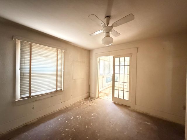 1304 N Echo Avenue, Fresno, CA 93728