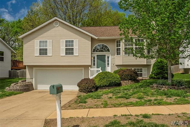 12 Red Cedar Court, St Charles, MO 63303