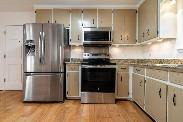 814 Pinemont Drive, Mobile, AL 36609