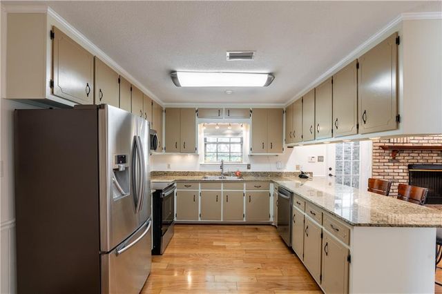 814 Pinemont Drive, Mobile, AL 36609