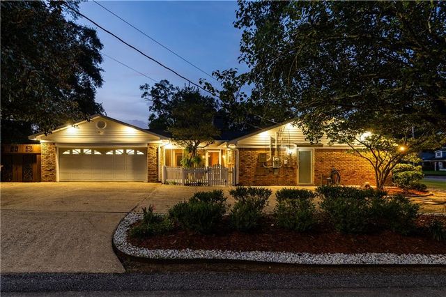 814 Pinemont Drive, Mobile, AL 36609