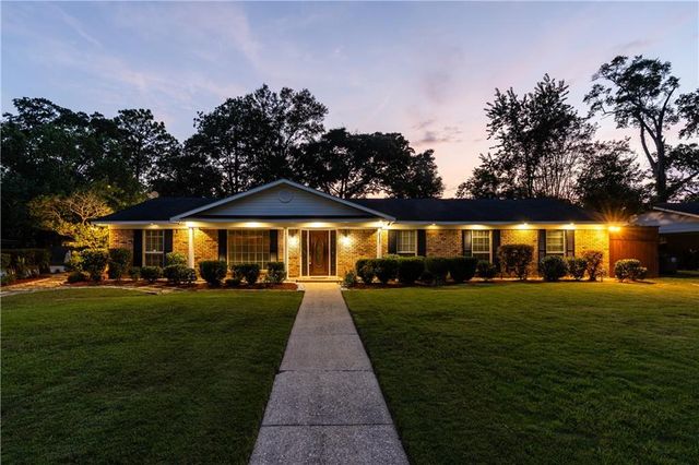 814 Pinemont Drive, Mobile, AL 36609