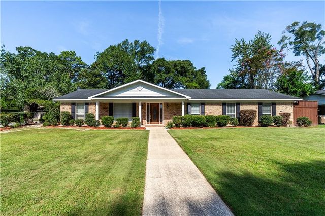 814 Pinemont Drive, Mobile, AL 36609