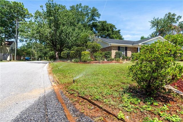814 Pinemont Drive, Mobile, AL 36609