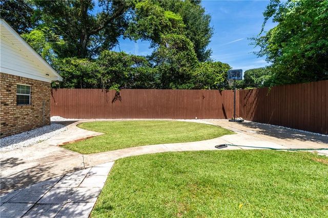 814 Pinemont Drive, Mobile, AL 36609
