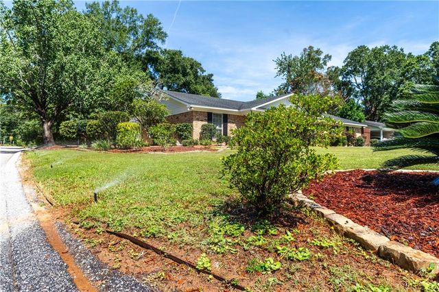 814 Pinemont Drive, Mobile, AL 36609