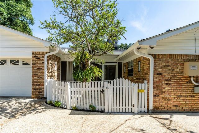 814 Pinemont Drive, Mobile, AL 36609