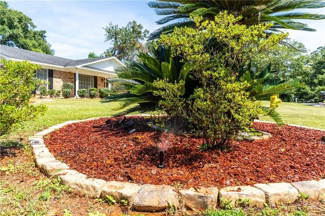 814 Pinemont Drive, Mobile, AL 36609