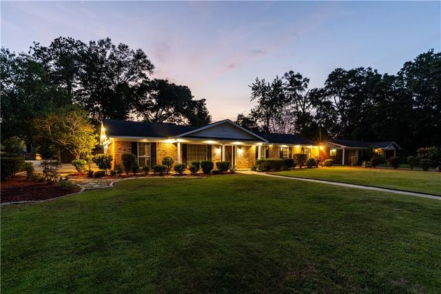 814 Pinemont Drive, Mobile, AL 36609