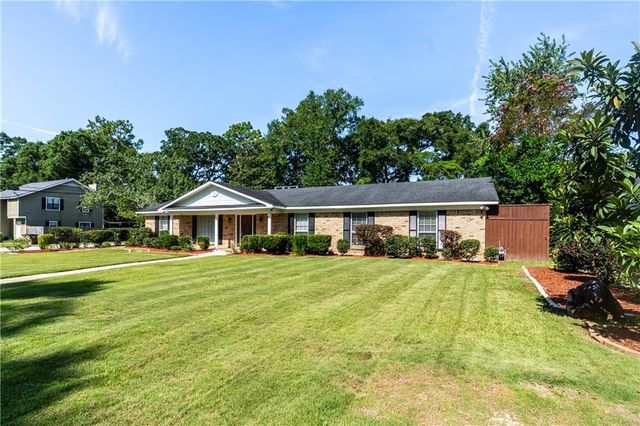 814 Pinemont Drive, Mobile, AL 36609