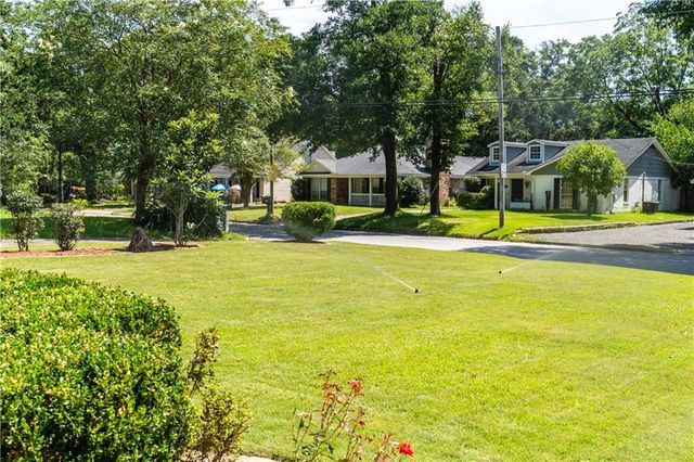 814 Pinemont Drive, Mobile, AL 36609