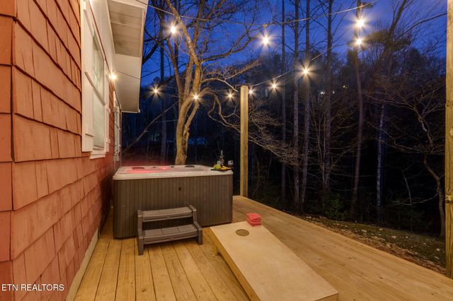 524 Reba Ln, Gatlinburg, TN 37738