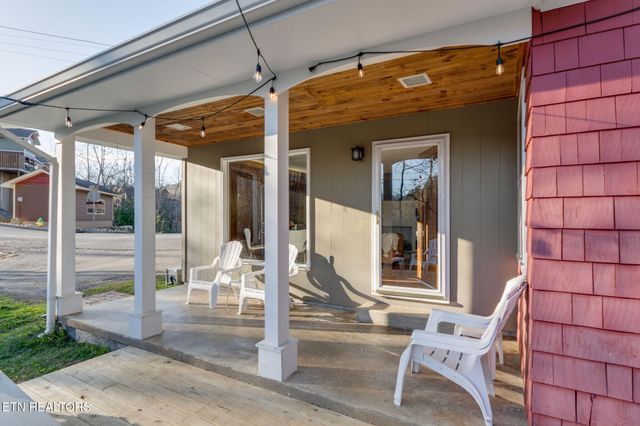 524 Reba Ln, Gatlinburg, TN 37738