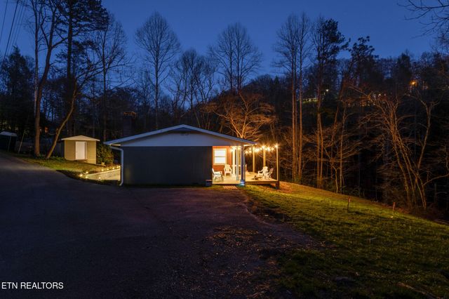524 Reba Ln, Gatlinburg, TN 37738