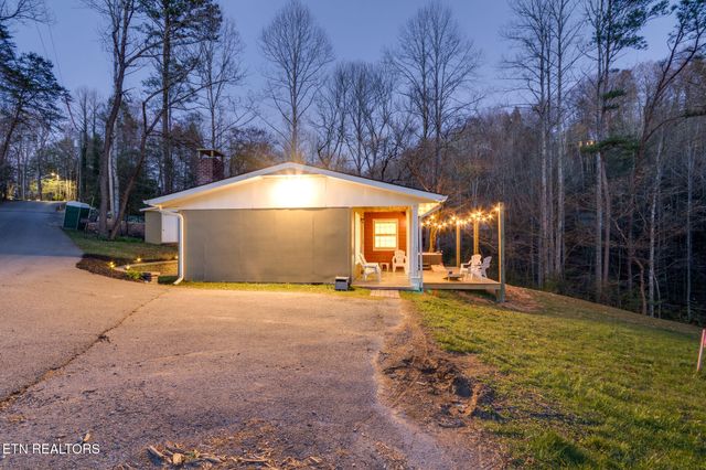 524 Reba Ln, Gatlinburg, TN 37738