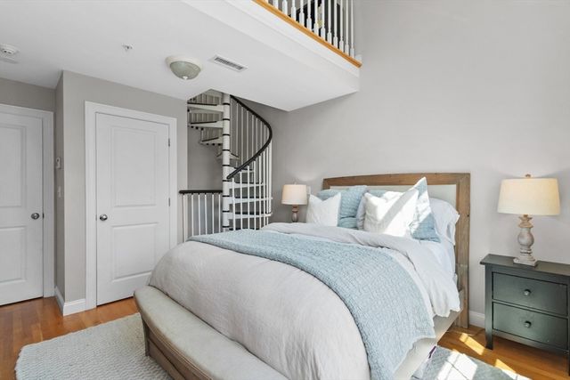 9 Russell St 3, Waltham, MA 02453