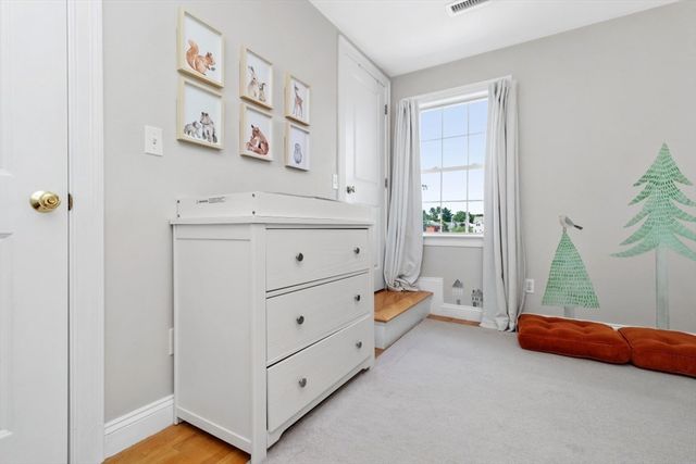 9 Russell St 3, Waltham, MA 02453