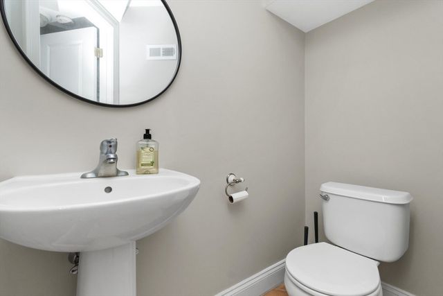 9 Russell St 3, Waltham, MA 02453