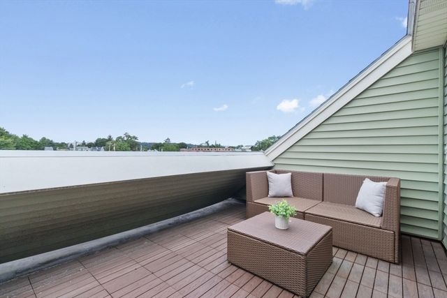 9 Russell St 3, Waltham, MA 02453