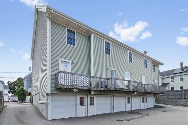 9 Russell St 3, Waltham, MA 02453
