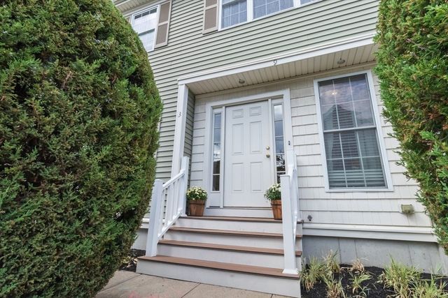 9 Russell St 3, Waltham, MA 02453