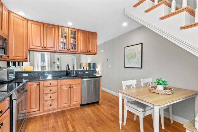 9 Russell St 3, Waltham, MA 02453