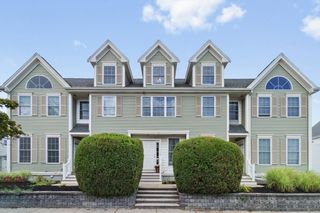 9 Russell St 3, Waltham, MA 02453