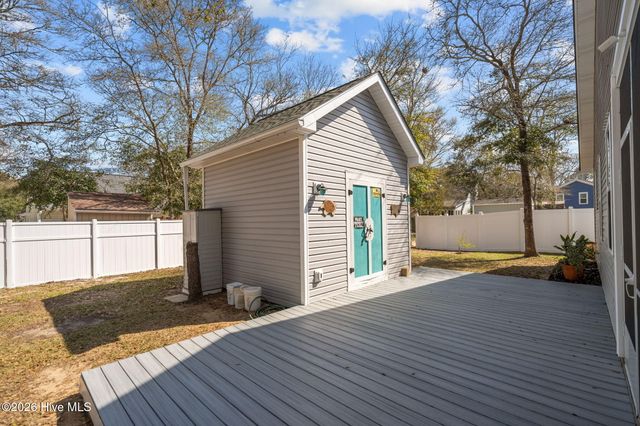 106 NW 19th Street, Oak Island, NC 28465