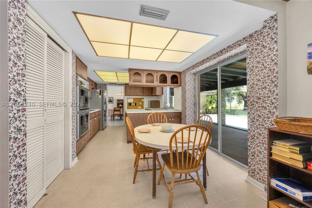 11800 SW 72nd Ave, Pinecrest, FL 33156