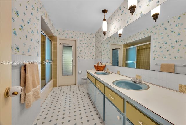 11800 SW 72nd Ave, Pinecrest, FL 33156