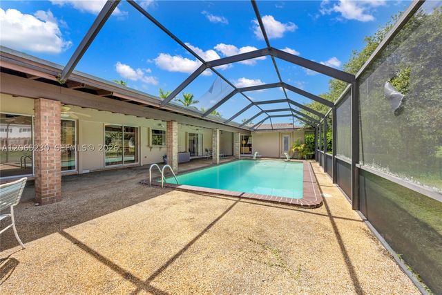 11800 SW 72nd Ave, Pinecrest, FL 33156