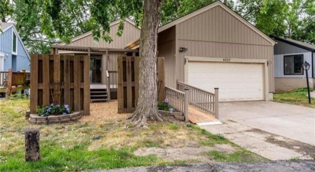 8237 N Chatham Avenue, Kansas City, MO 64151