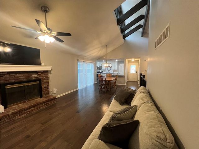 8237 N Chatham Avenue, Kansas City, MO 64151