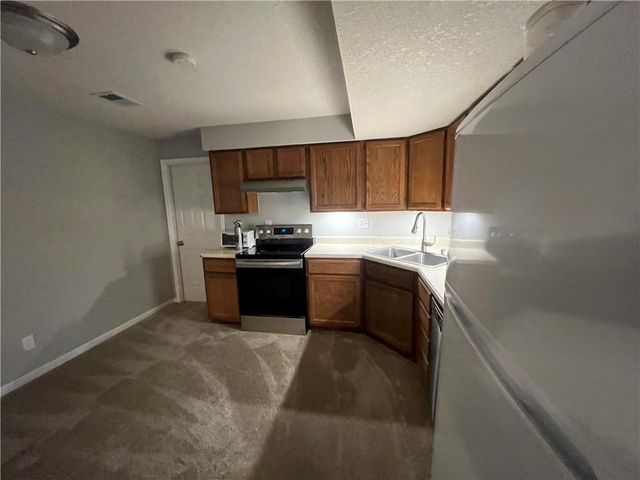 8237 N Chatham Avenue, Kansas City, MO 64151